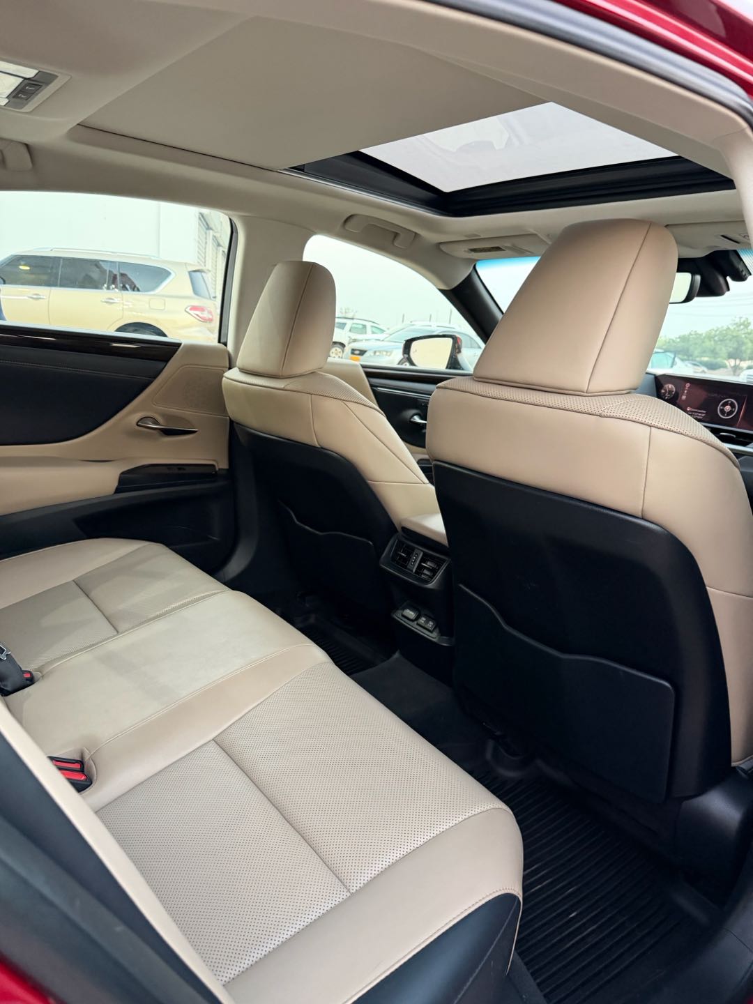 Car Image 2019 LEXUS ES 350
