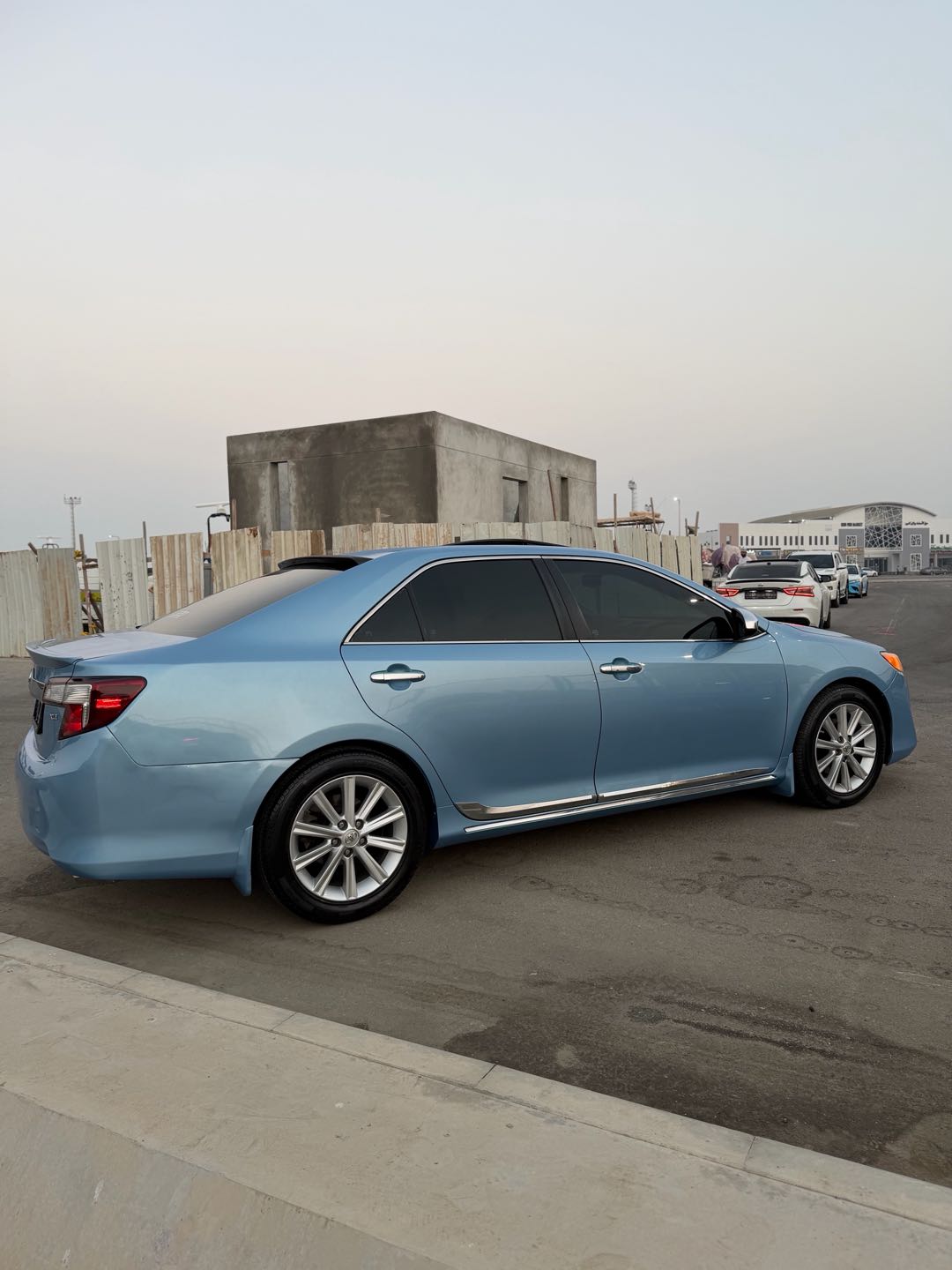Car Image 2014 TOYOTA CAMRY XLE