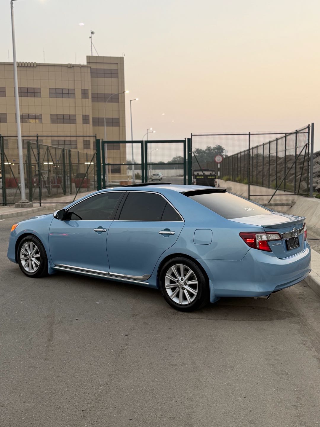 Car Image 2014 TOYOTA CAMRY XLE