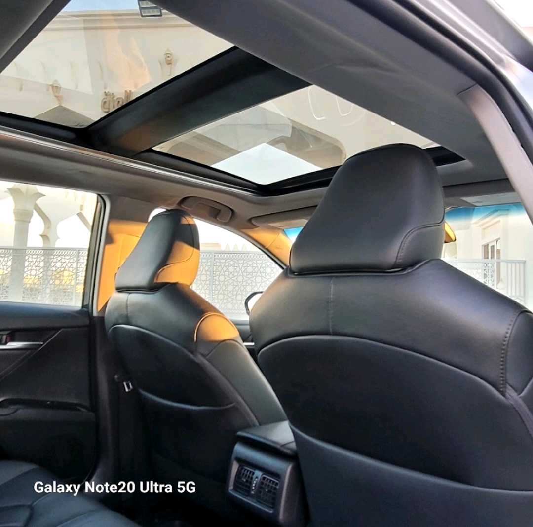 Car Image 2018 TOYOTA CAMRY XLE