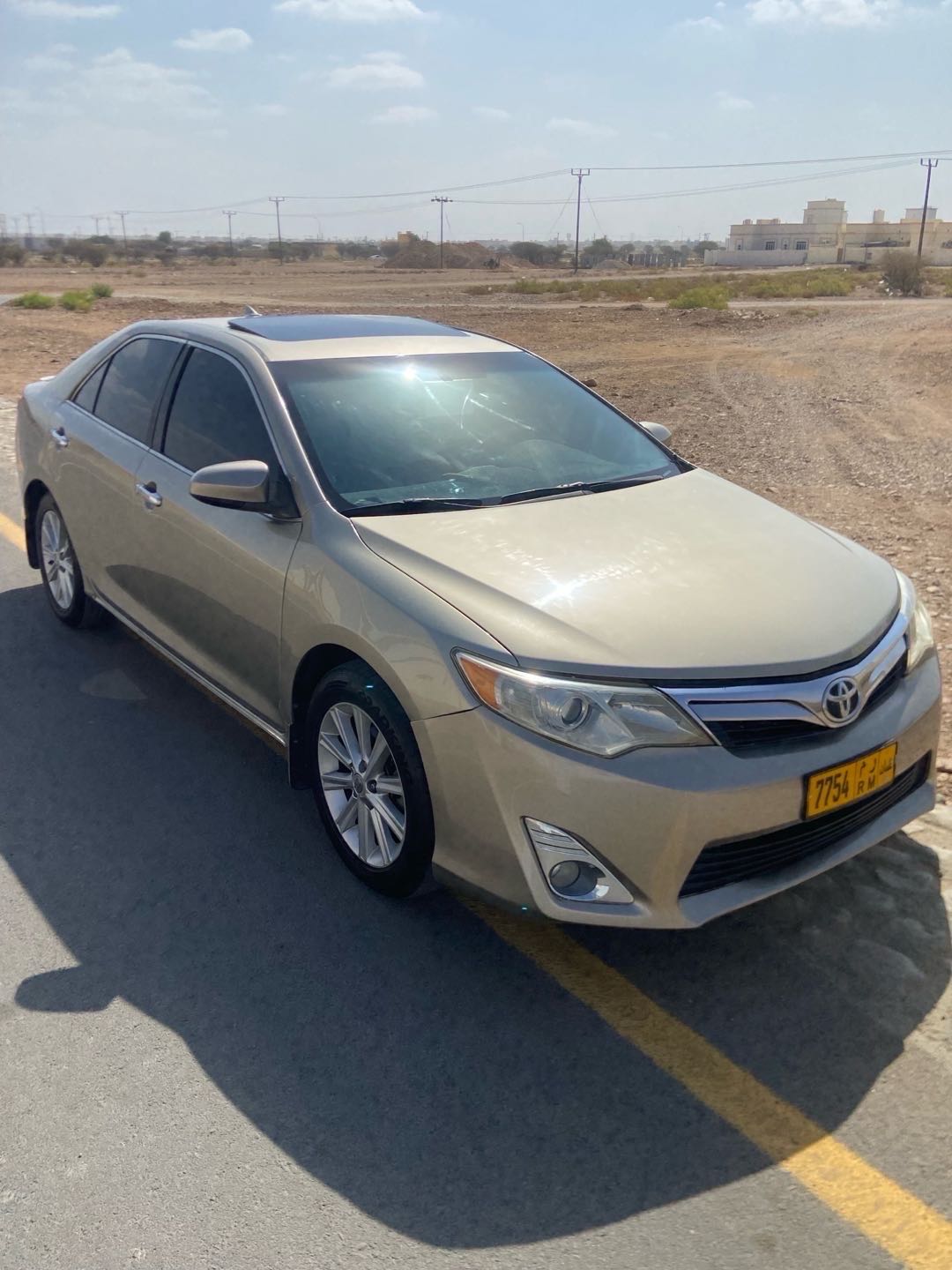 Car Image 2013 TOYOTA CAMRY XLE