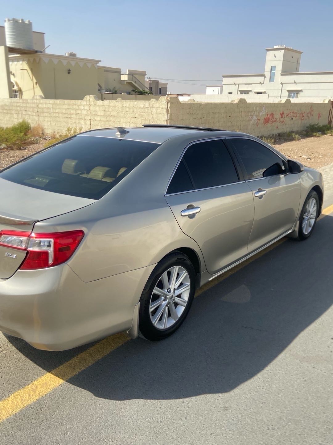 Car Image 2013 TOYOTA CAMRY XLE