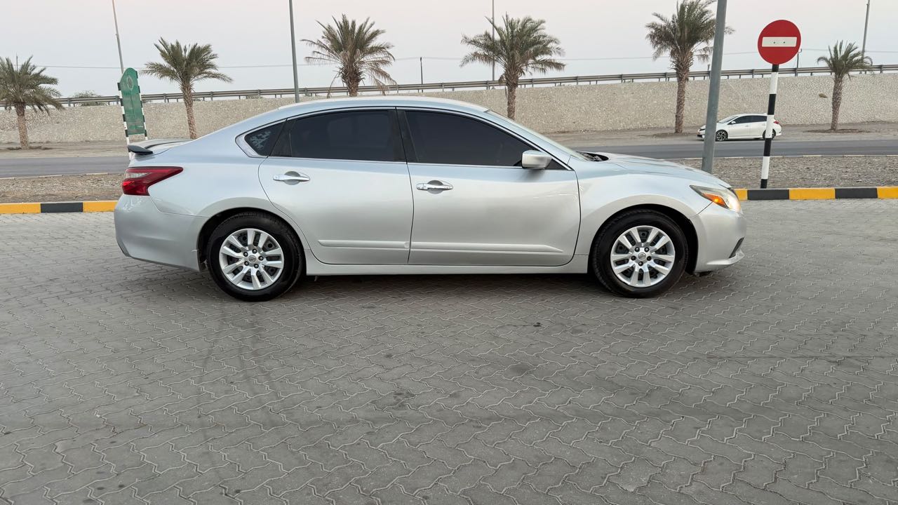 Car Image 2016 NISSAN ALTIMA S