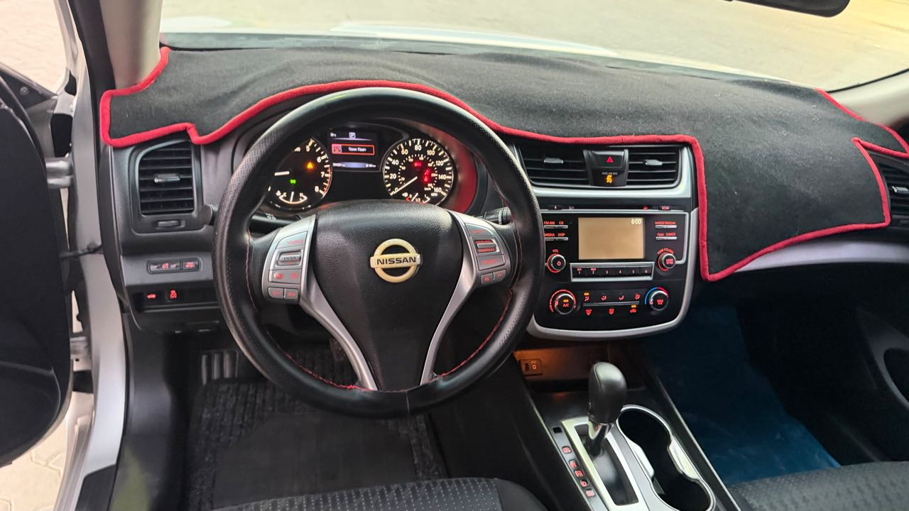 Car Image 2016 NISSAN ALTIMA S