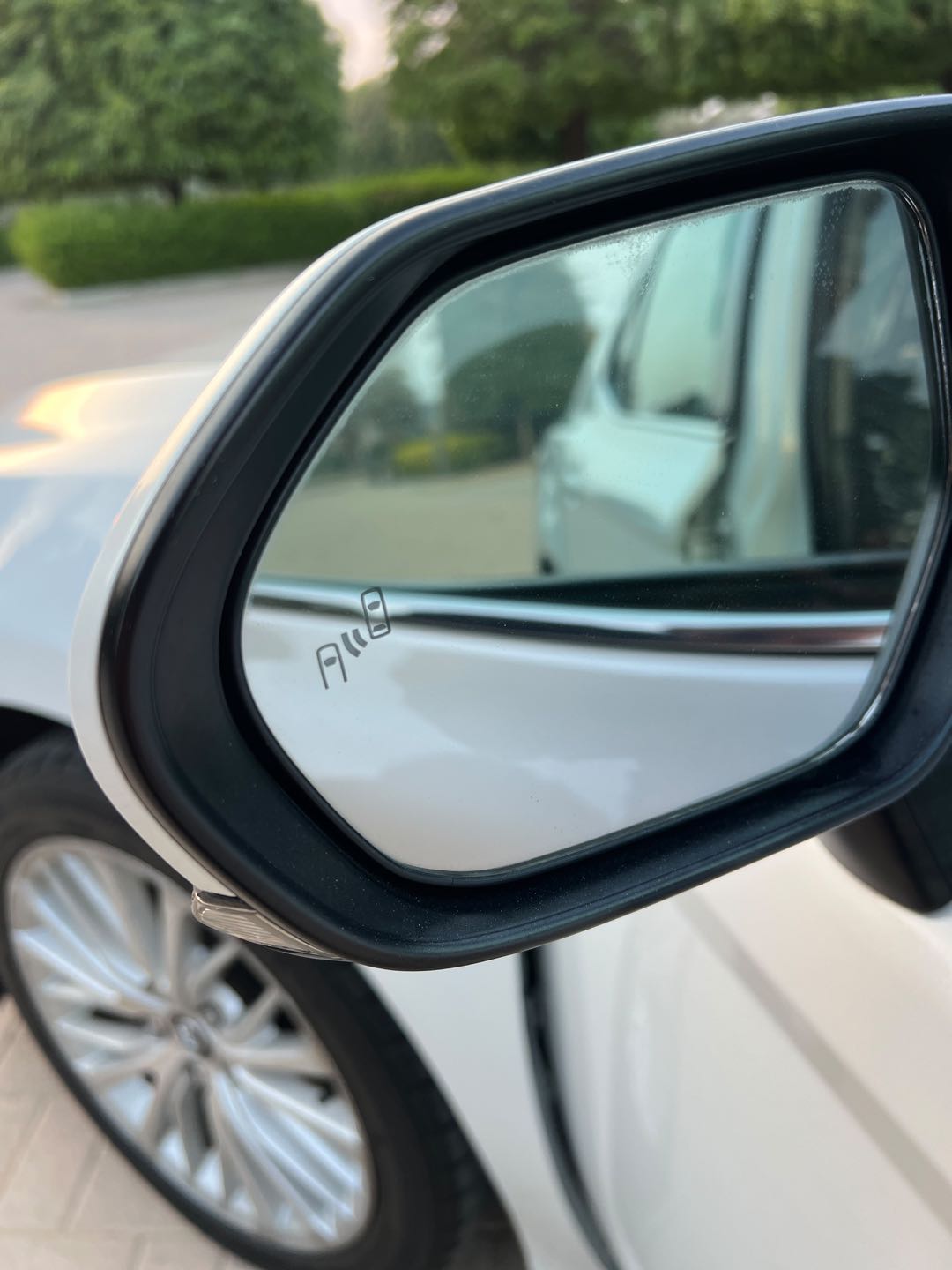 Car Image 2018 TOYOTA CAMRY XLE