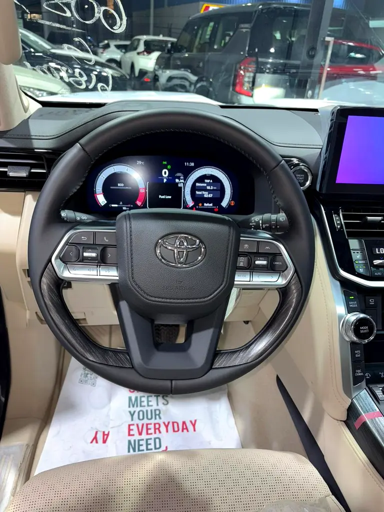 Car Image 2026 TOYOTA LAND CRUISER VX.R