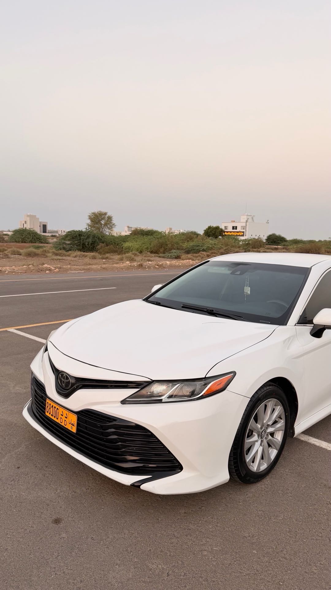 Car Image 2018 TOYOTA CAMRY LE