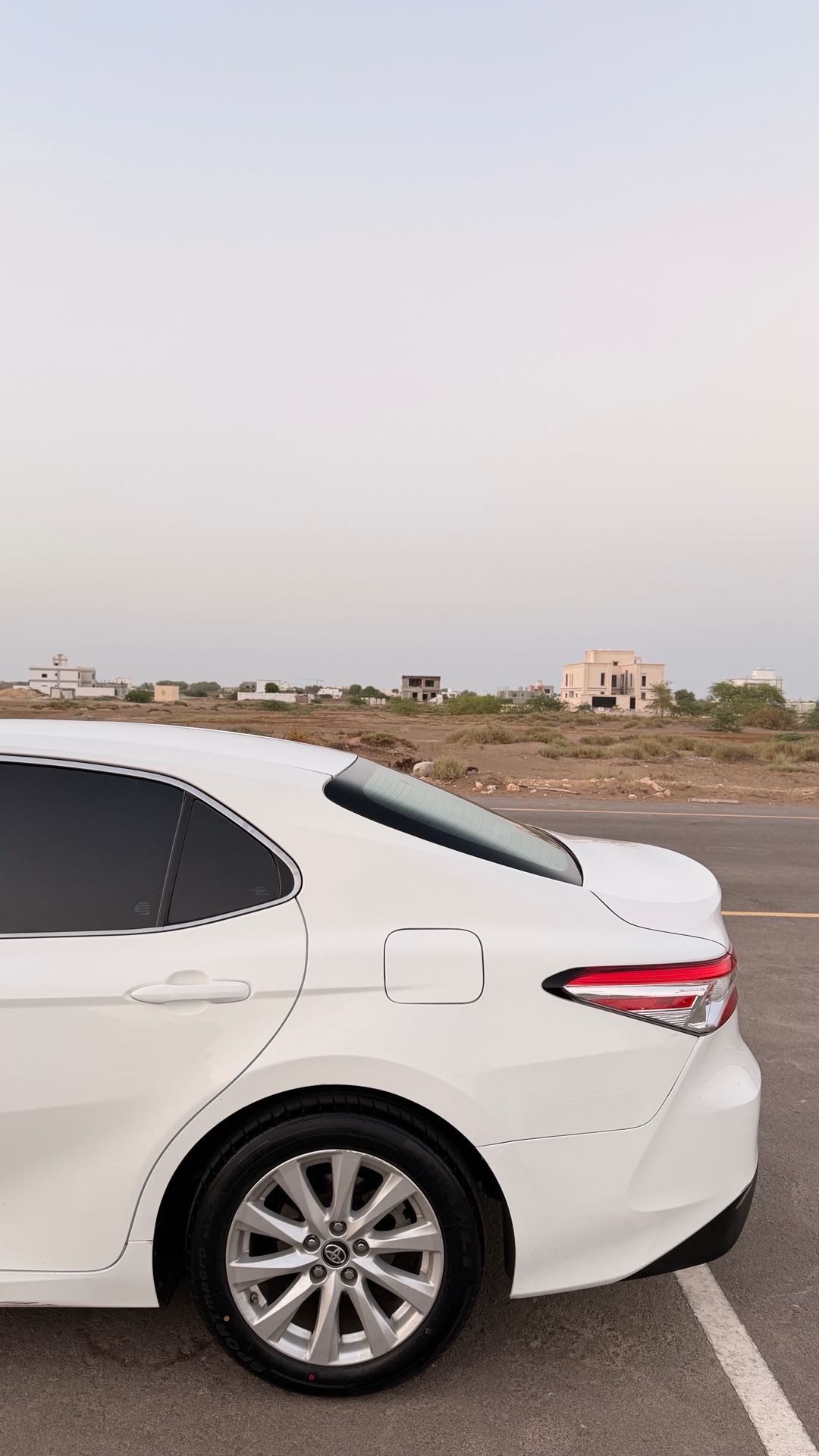 Car Image 2018 TOYOTA CAMRY LE