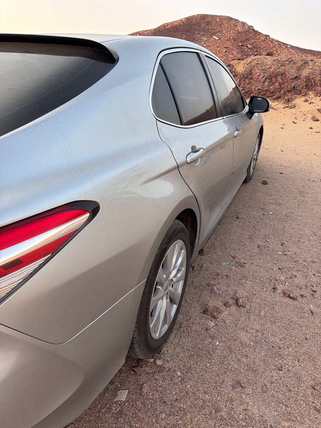 Car Image 2018 TOYOTA CAMRY LE