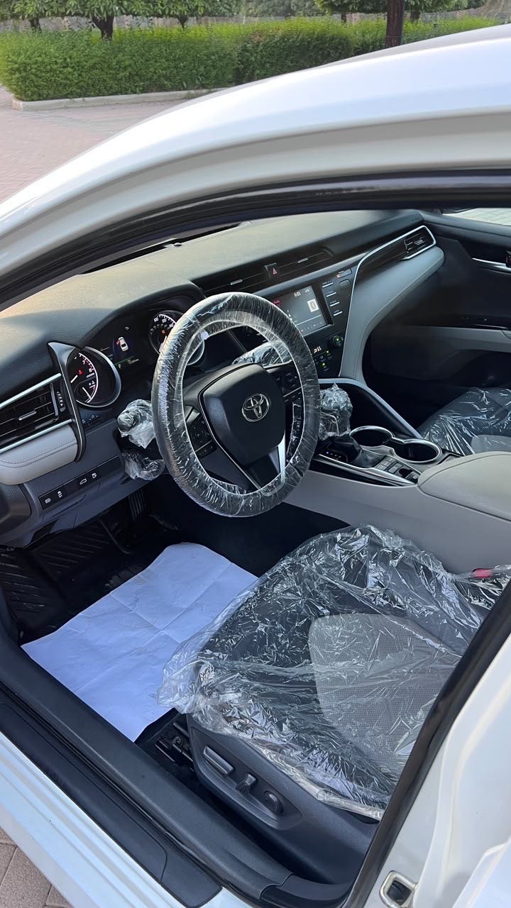 Car Image 2018 TOYOTA CAMRY XLE