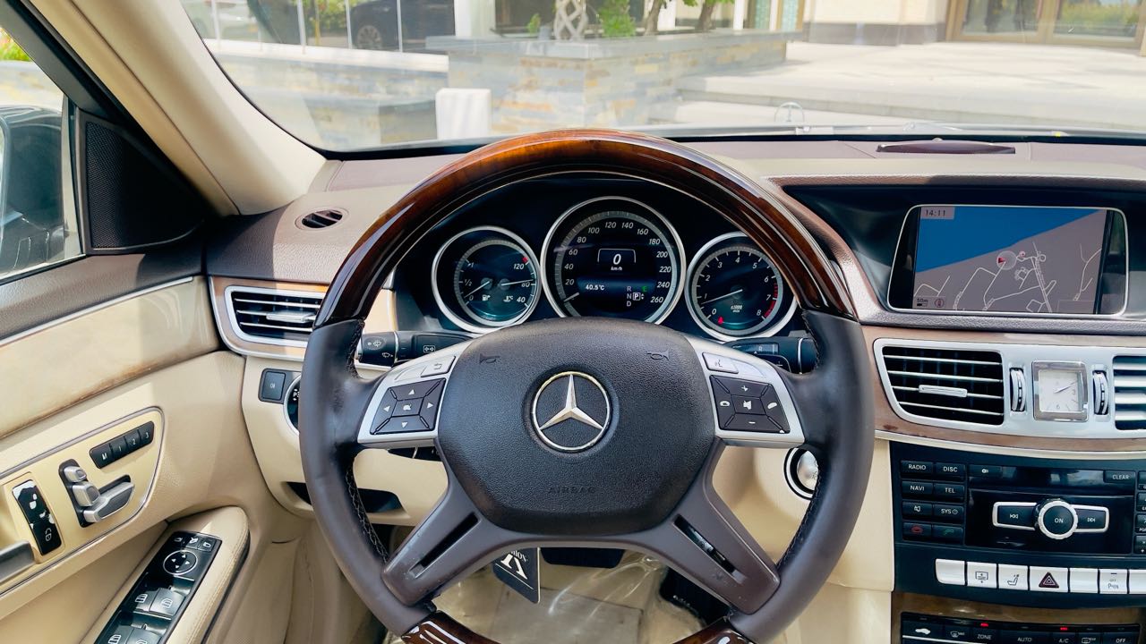 Car Image 2014 MERCEDES E Class 300