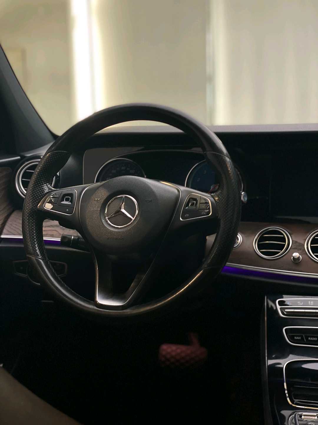 Car Image 2017 MERCEDES E Class 300