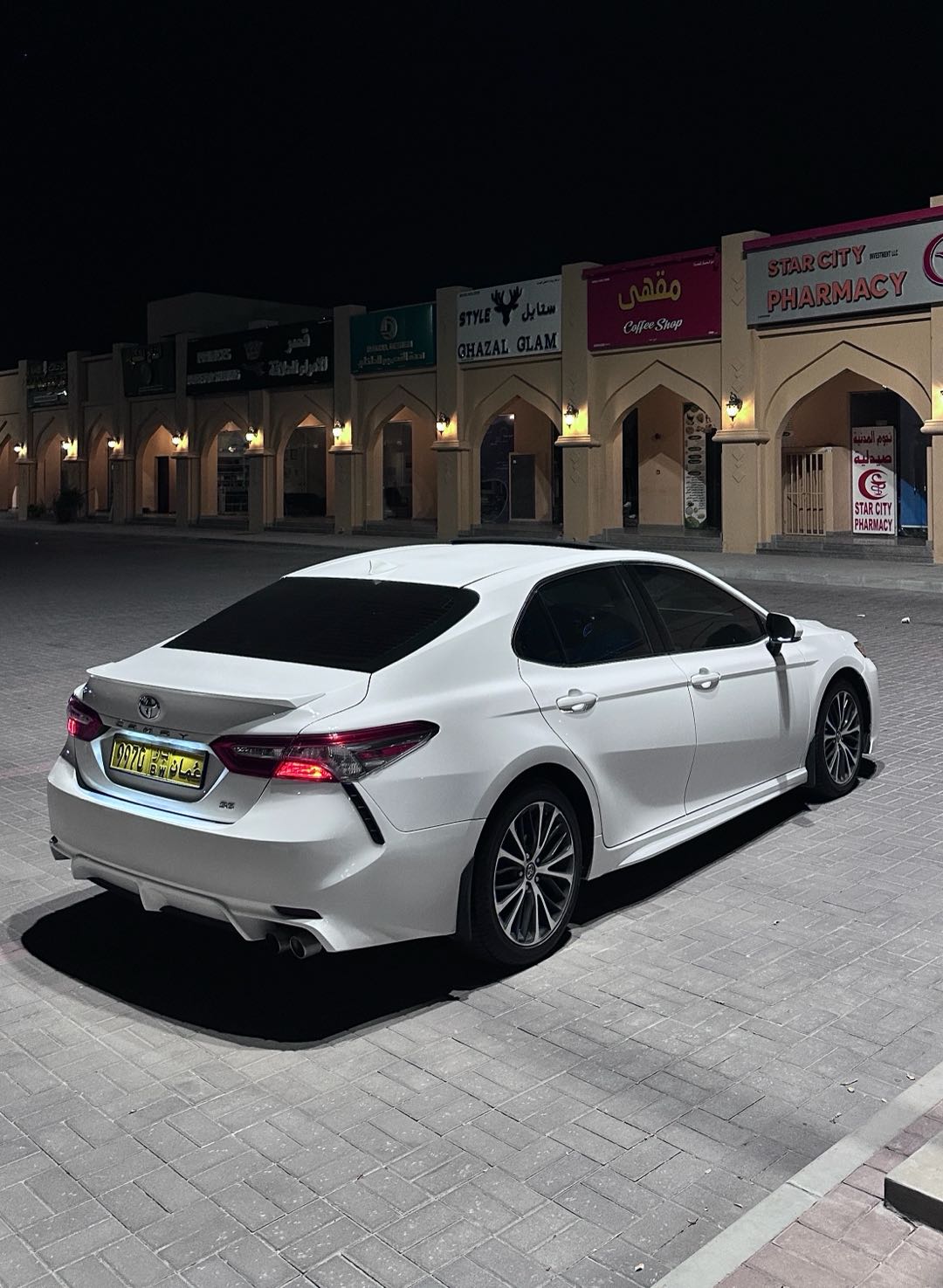 Car Image 2018 TOYOTA CAMRY SE