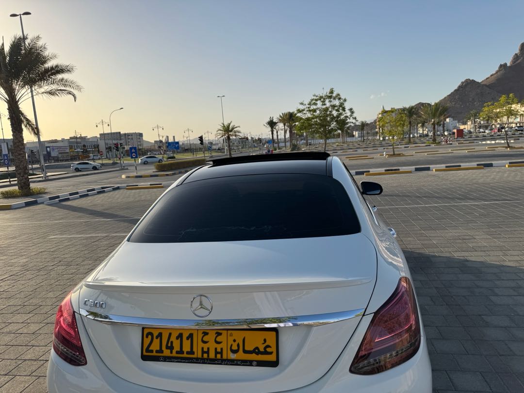 Car Image 2016 MERCEDES C Class 300