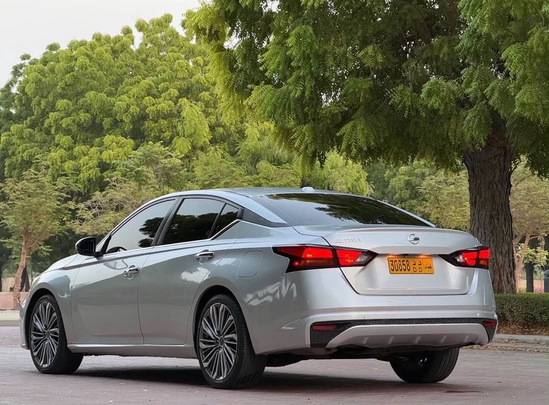 Car Image 2019 NISSAN ALTIMA S