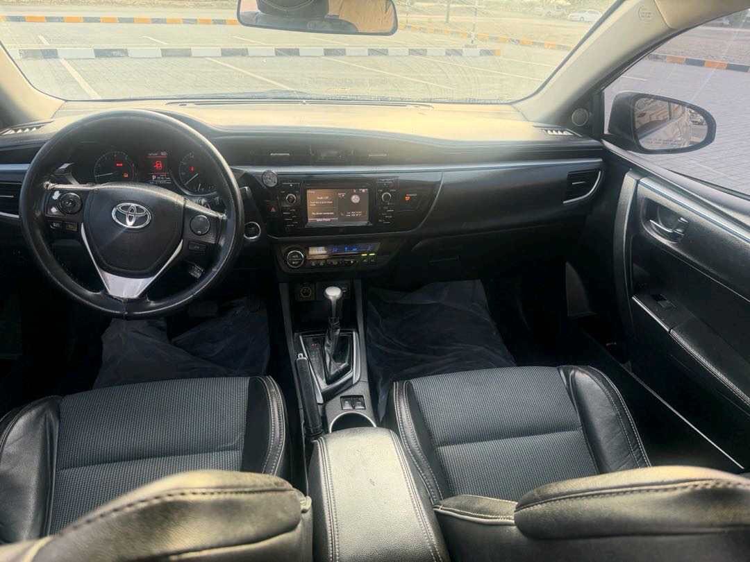 Car Image 2015 TOYOTA COROLLA LE