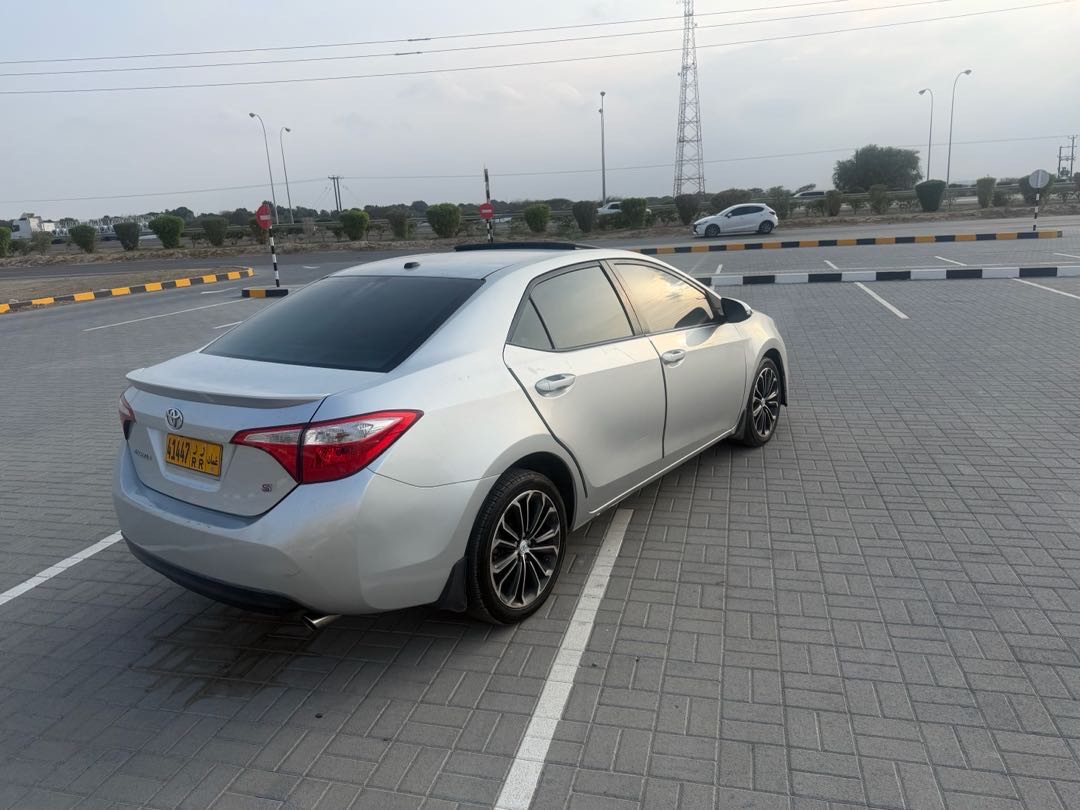Car Image 2015 TOYOTA COROLLA LE