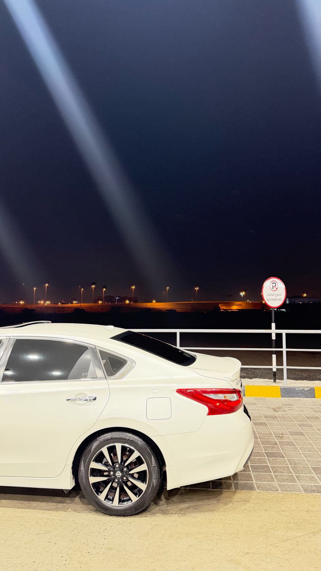 Car Image 2018 NISSAN ALTIMA SV
