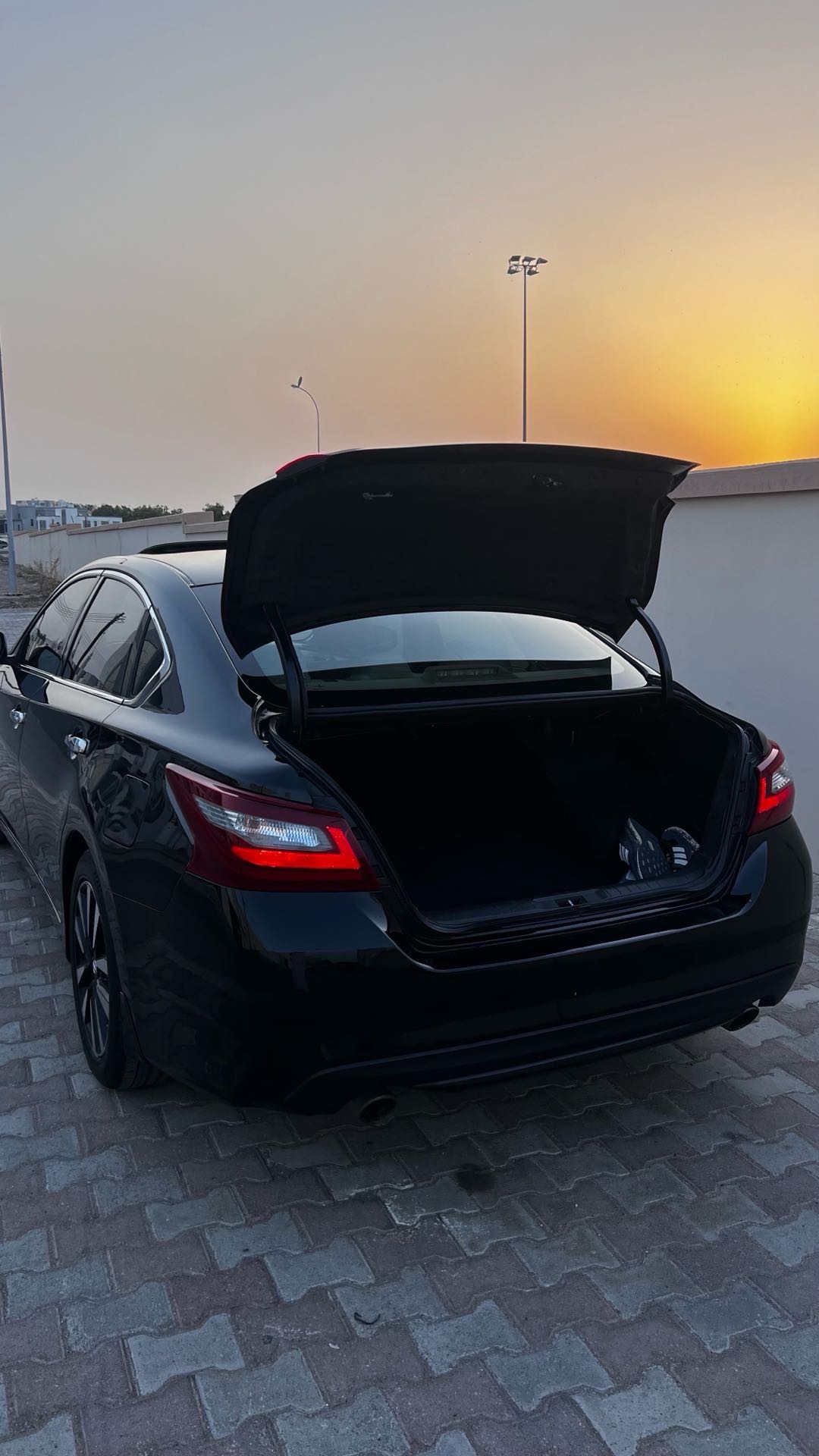 Car Image 2017 NISSAN ALTIMA SV