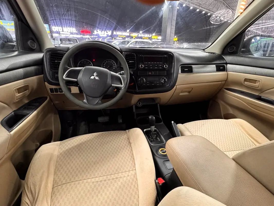 Car Image 2013 MITSUBISHI OUTLANDER GLS