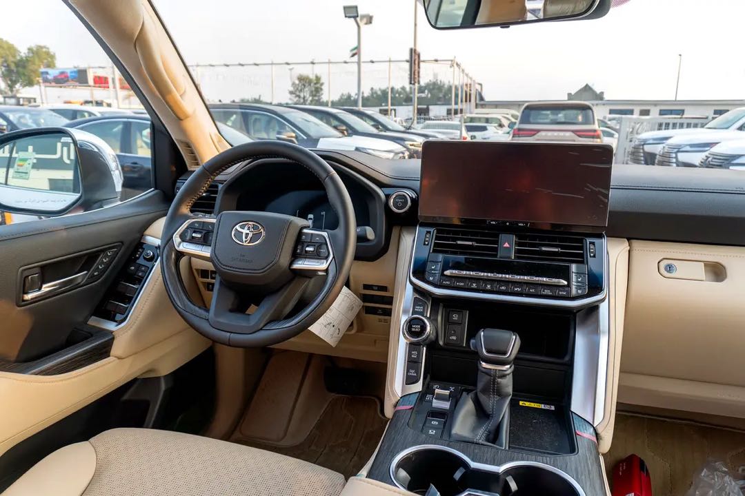 Car Image 2026 TOYOTA LAND CRUISER VX.R