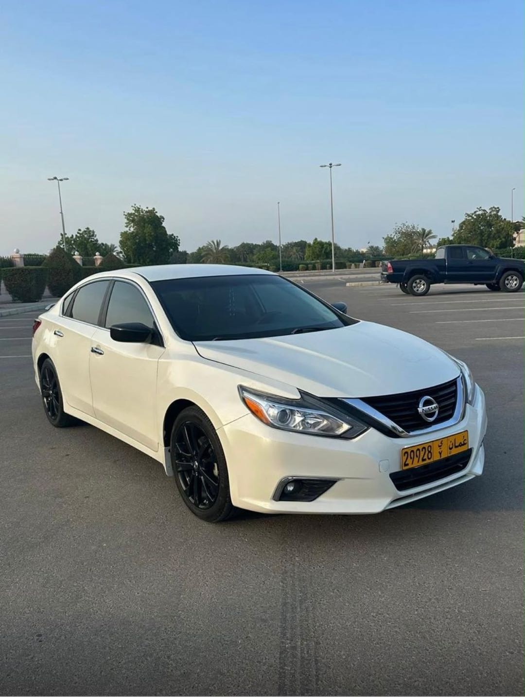Car Image 2017 NISSAN ALTIMA SR