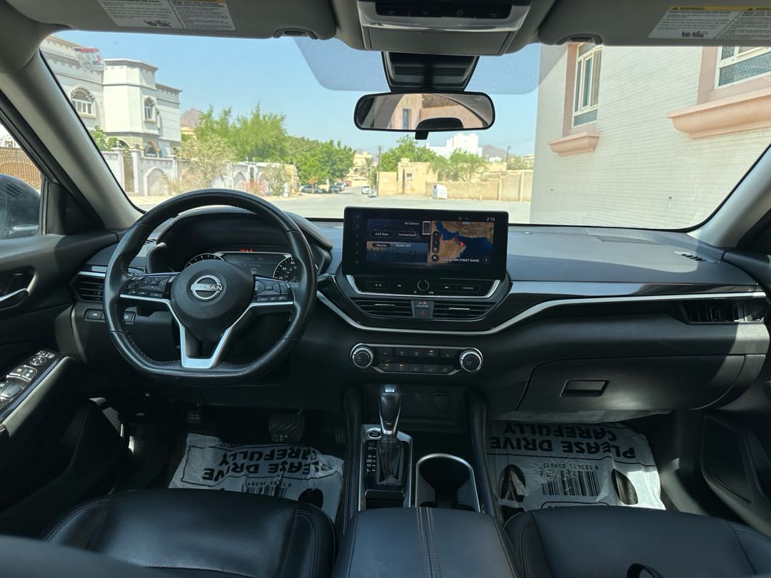 Car Image 2024 NISSAN ALTIMA SR