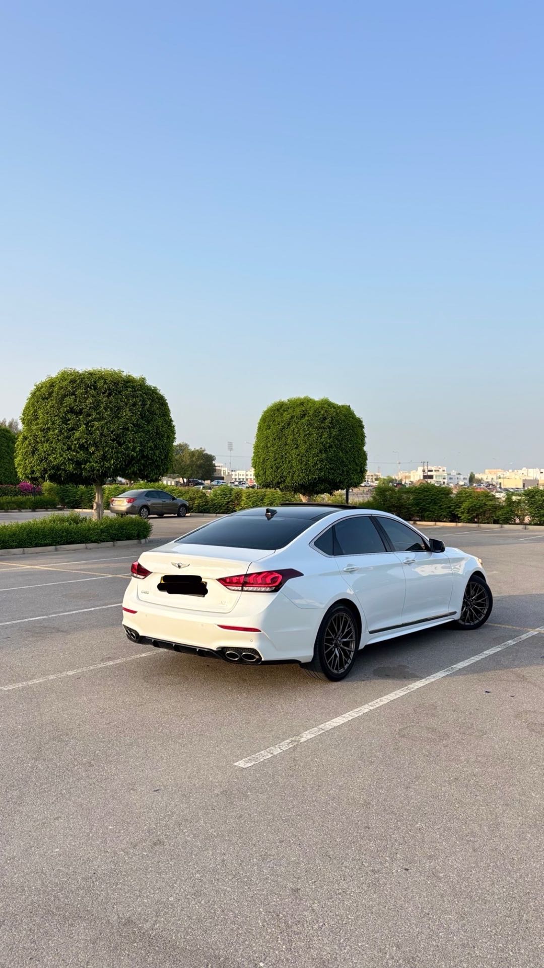 Car Image 2018 HYUNDAI GENESIS 