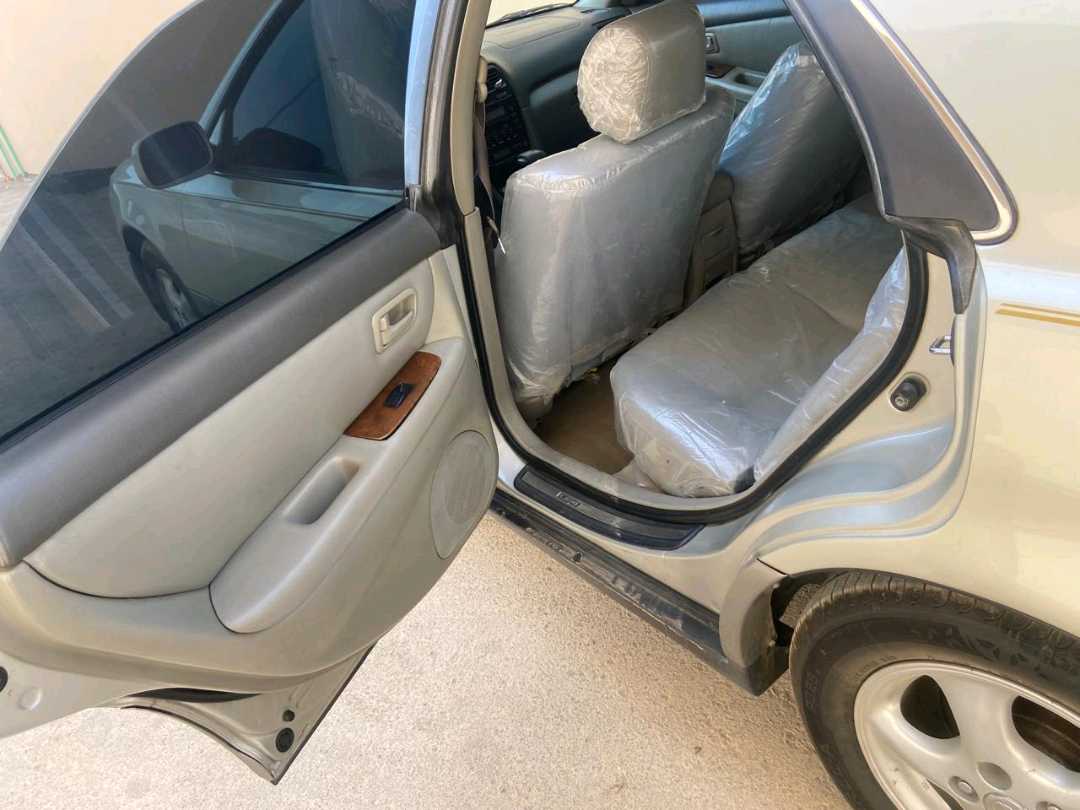 Car Image 1999 LEXUS ES 