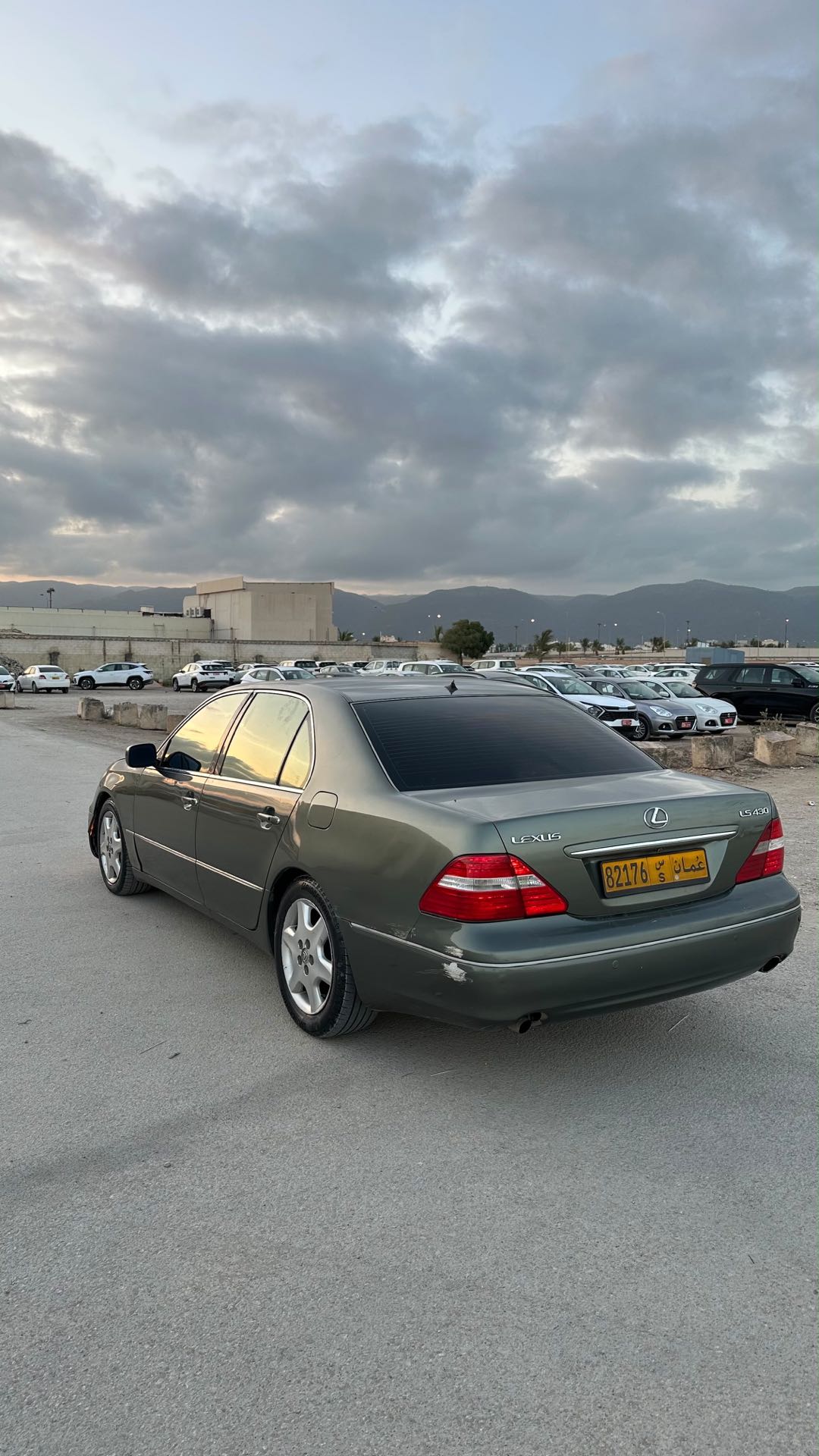Car Image 2004 LEXUS LS 
