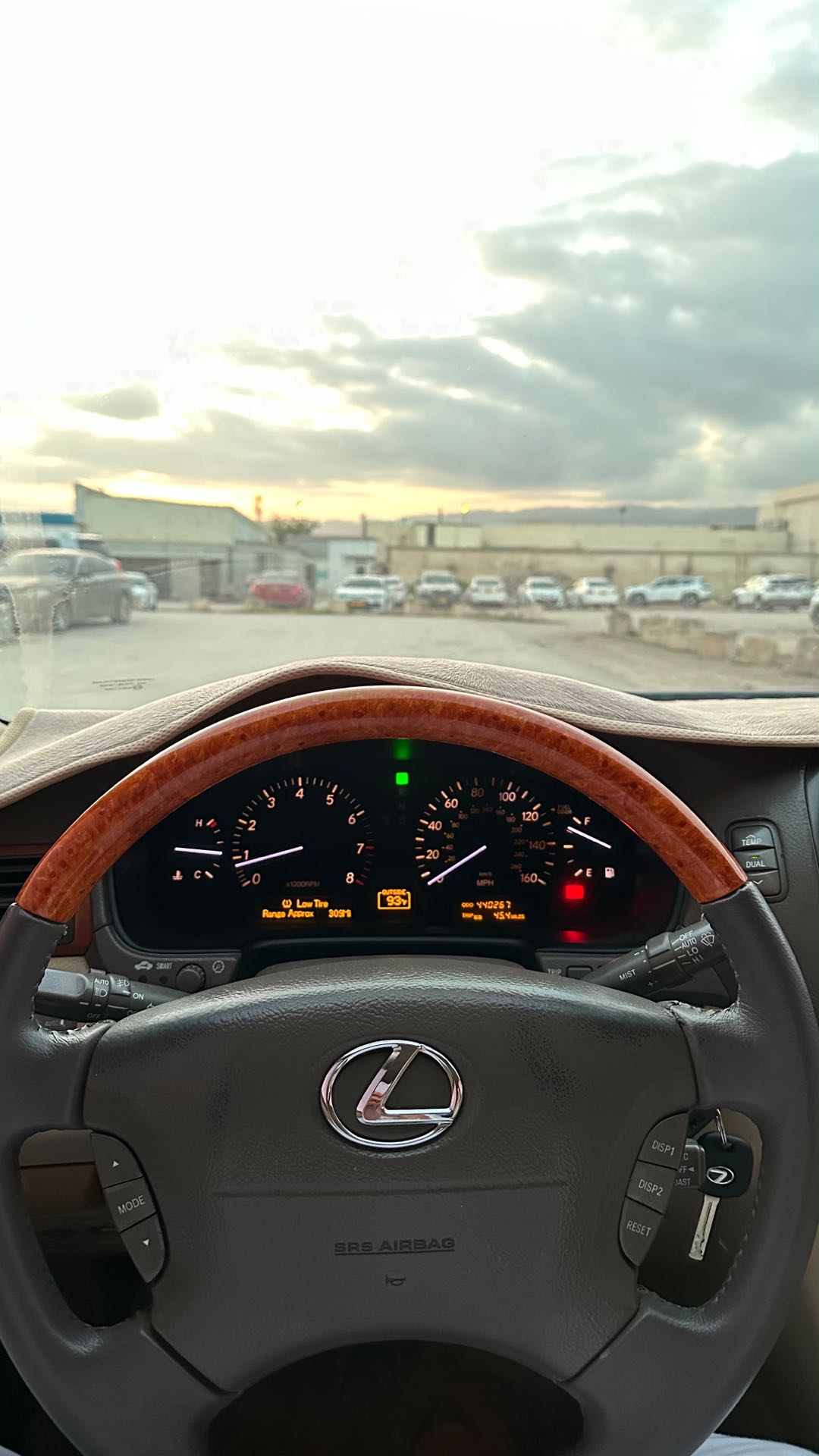 Car Image 2004 LEXUS LS 