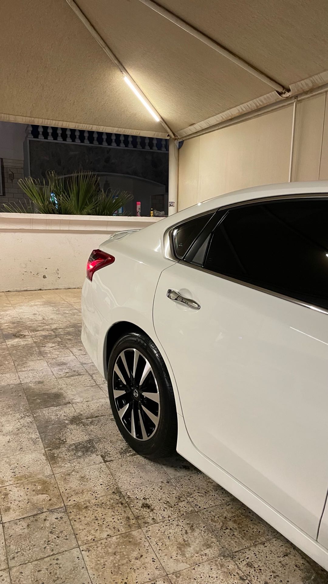 Car Image 2018 NISSAN ALTIMA SV