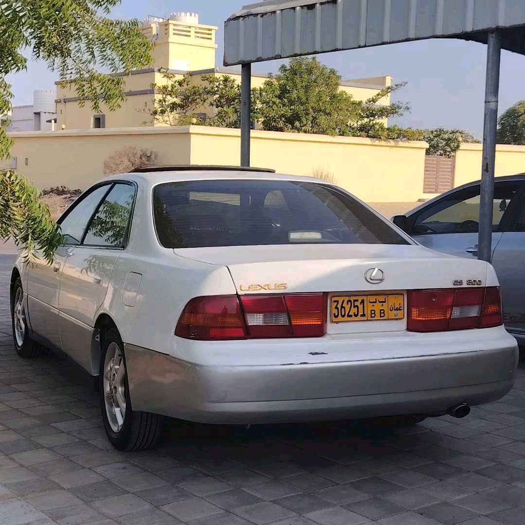 Car Image 1999 LEXUS ES 300
