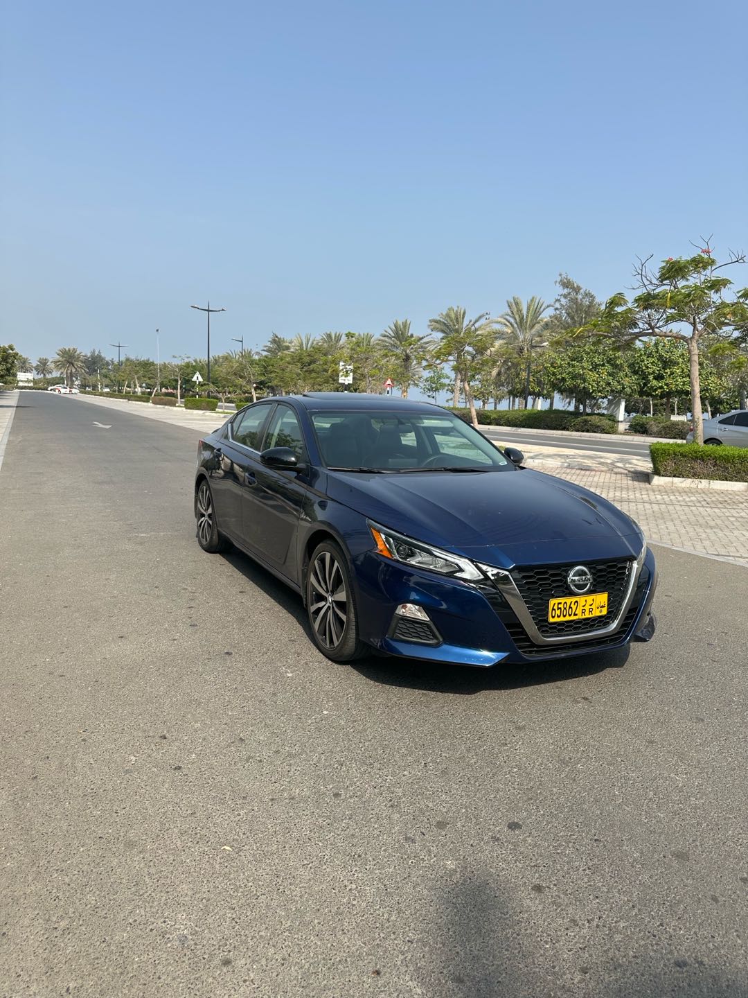 Car Image 2019 NISSAN ALTIMA SR