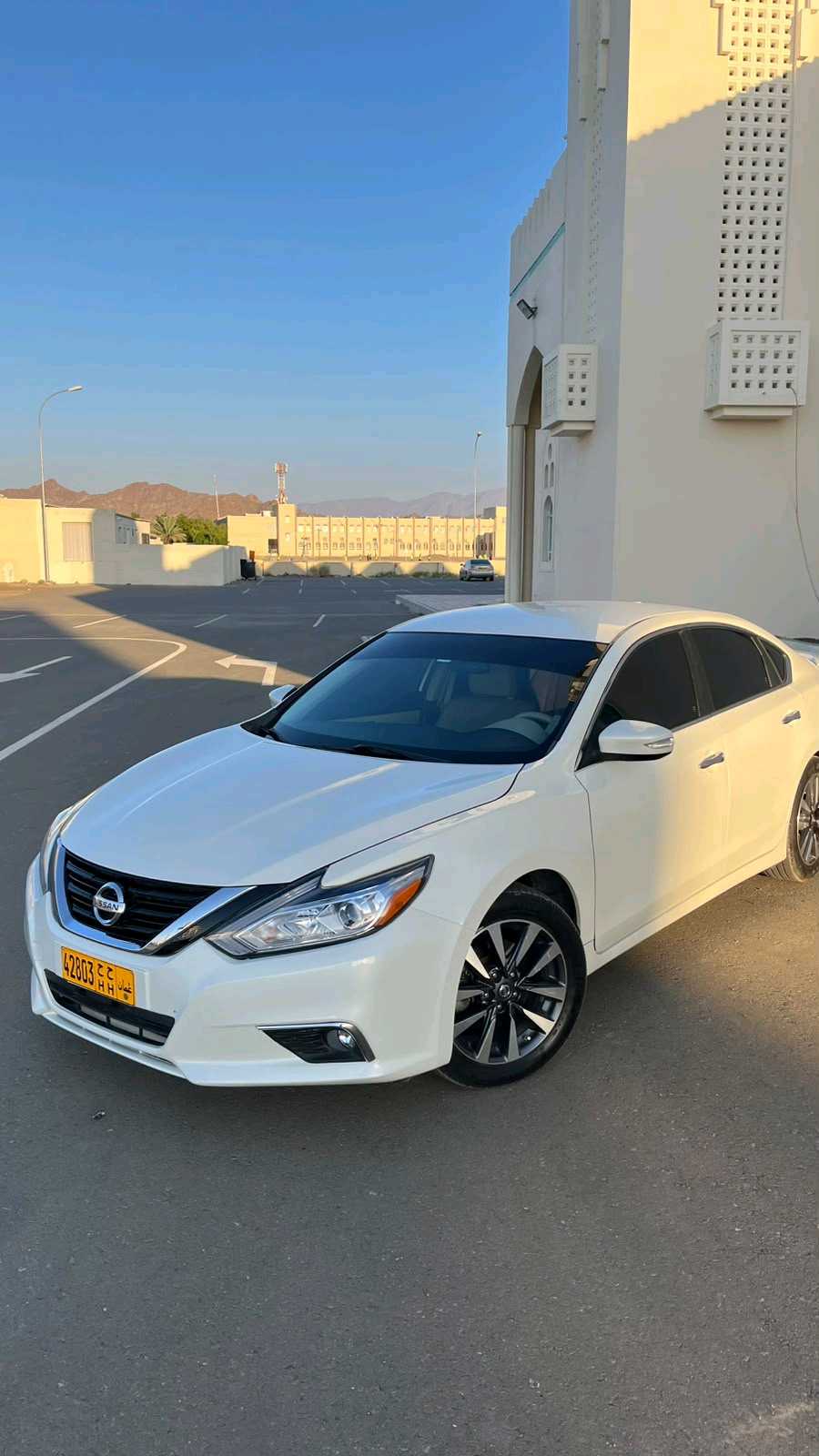 Car Image 2017 NISSAN ALTIMA SL