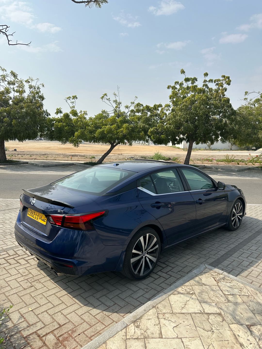 Car Image 2019 NISSAN ALTIMA SR