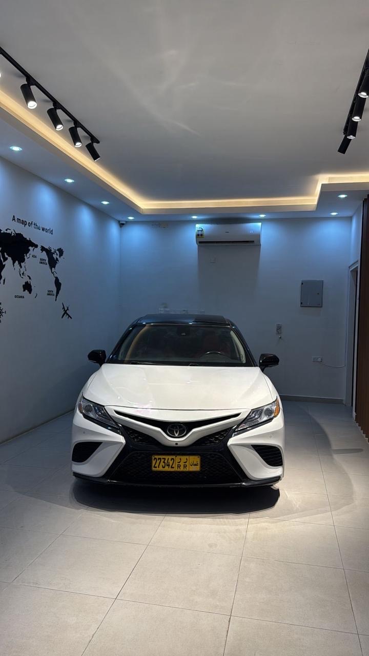 Car Image 2018 TOYOTA CAMRY XSE