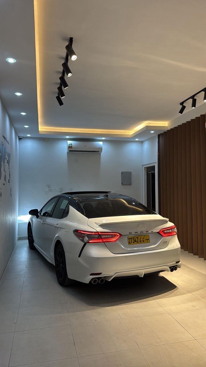 Car Image 2018 TOYOTA CAMRY XSE