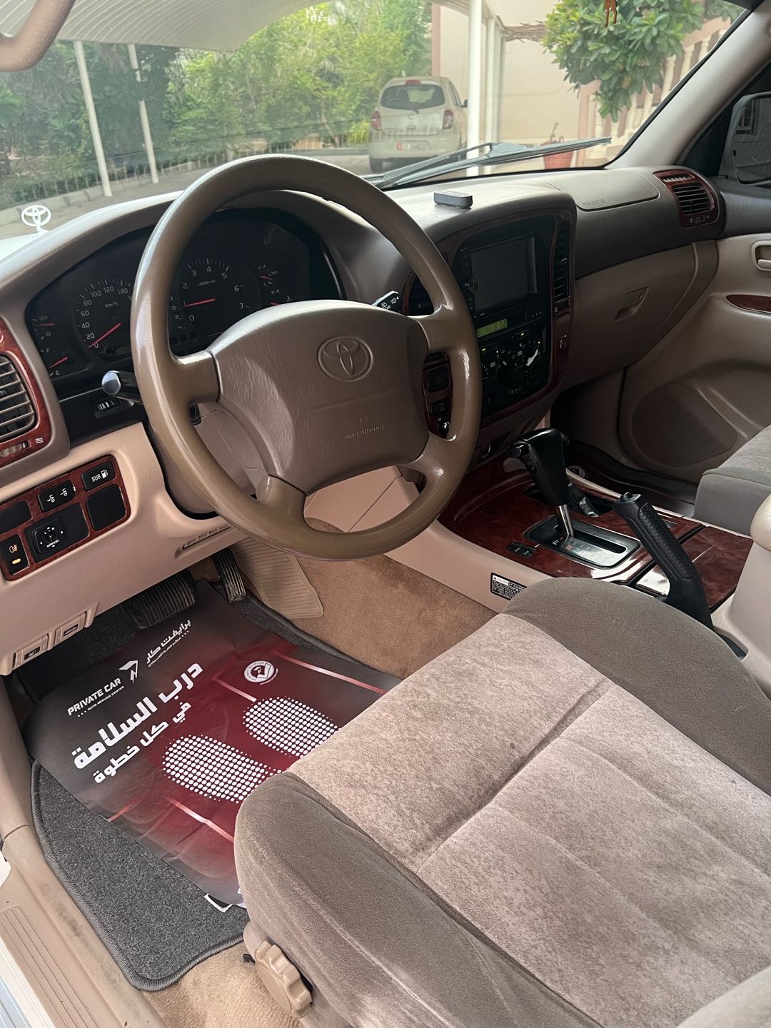Car Image 1998 TOYOTA LAND CRUISER VX.R