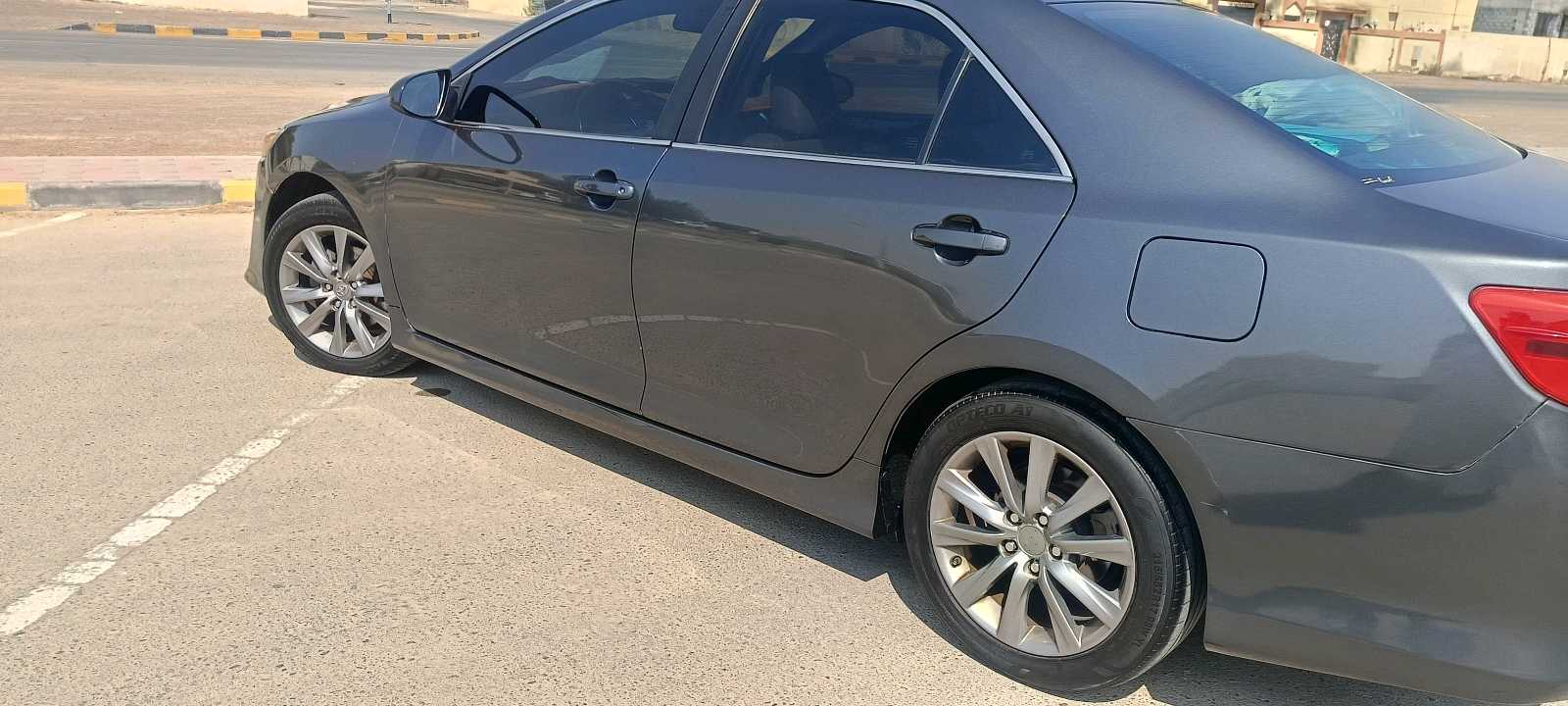 Car Image 2014 TOYOTA CAMRY SE