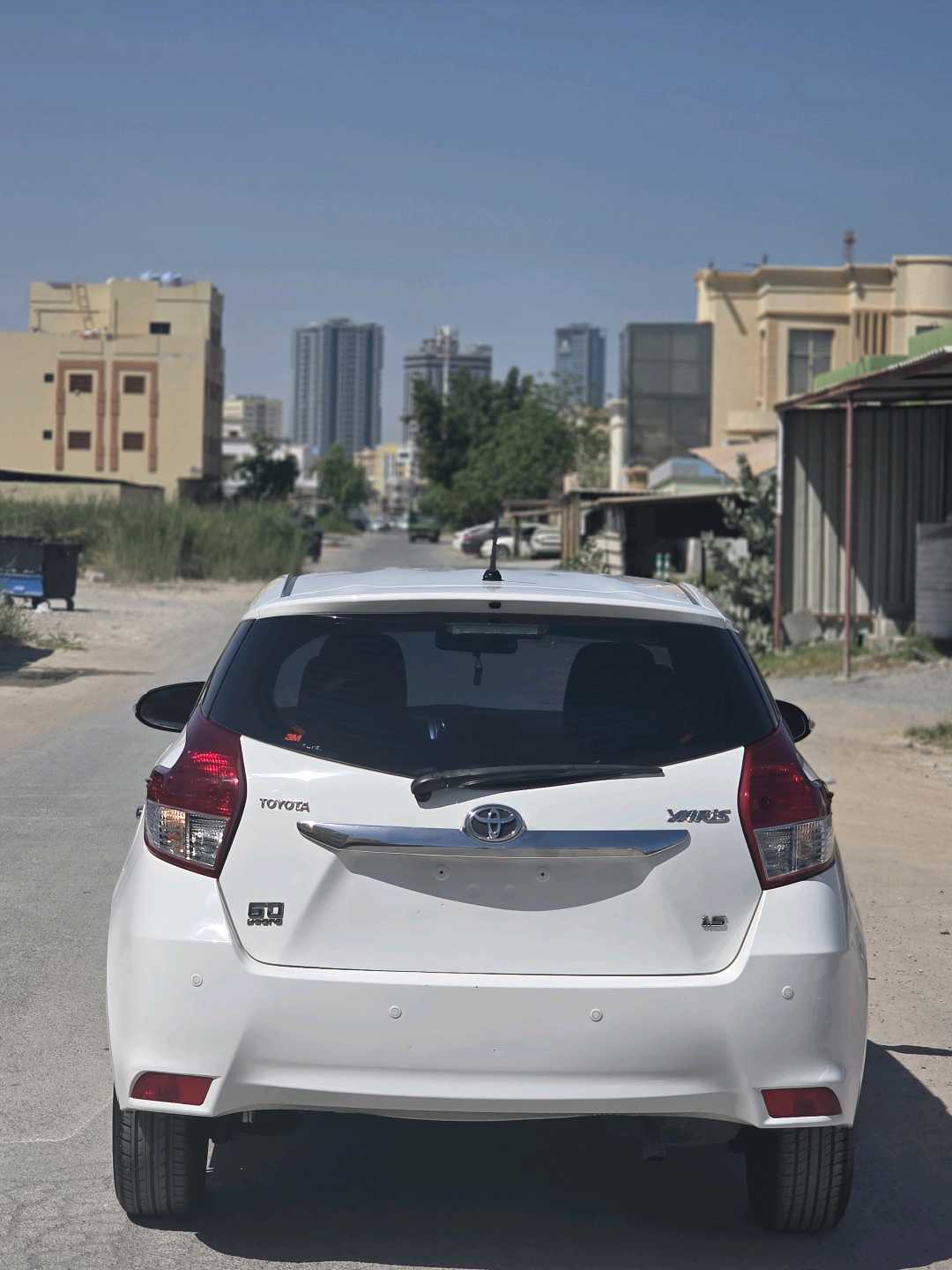 Car Image 2015 TOYOTA YARIS 1.5