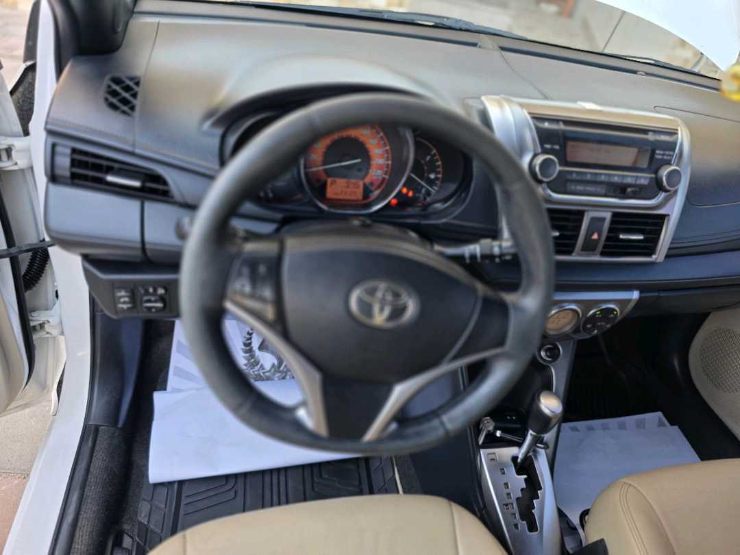 Car Image 2015 TOYOTA YARIS 1.5