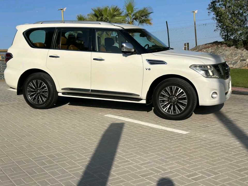 Car Image 2016 NISSAN PATROL Platinum