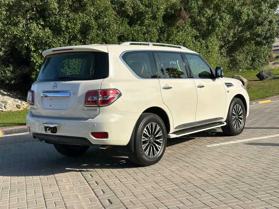 Car Image 2016 NISSAN PATROL Platinum