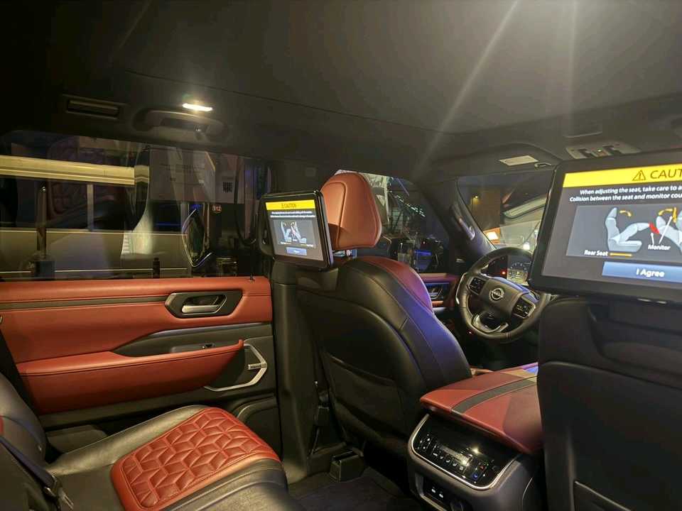 Car Image 2025 NISSAN PATROL Platinum