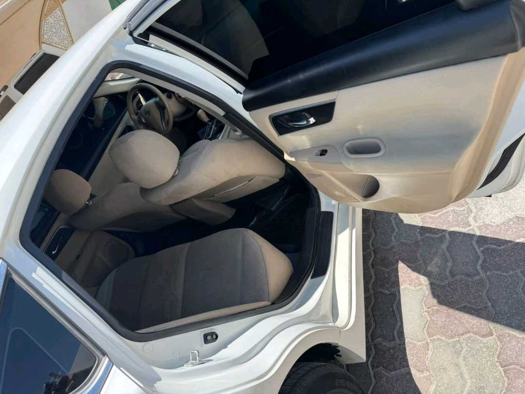 Car Image 2016 NISSAN ALTIMA S