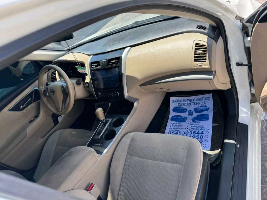 Car Image 2016 NISSAN ALTIMA S
