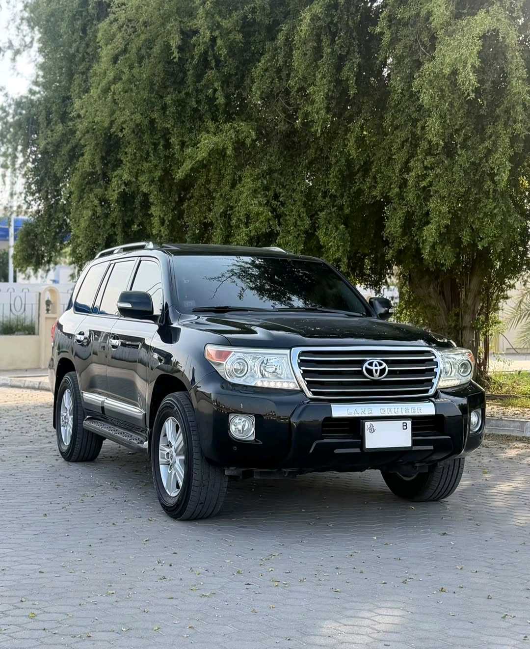 Car Image 2015 TOYOTA LAND CRUISER GX.R
