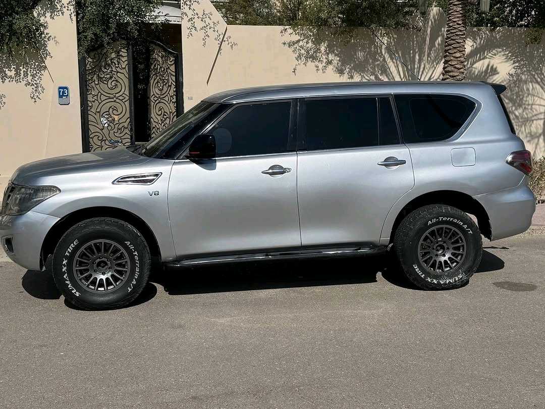 Car Image 2014 NISSAN PATROL 