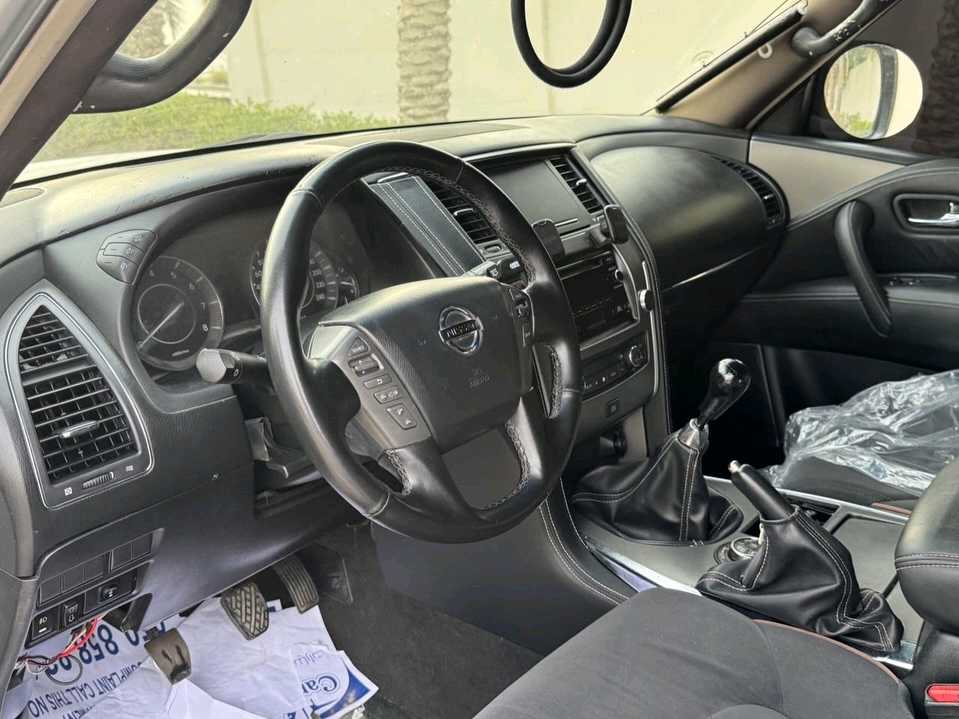 Car Image 2014 NISSAN PATROL 